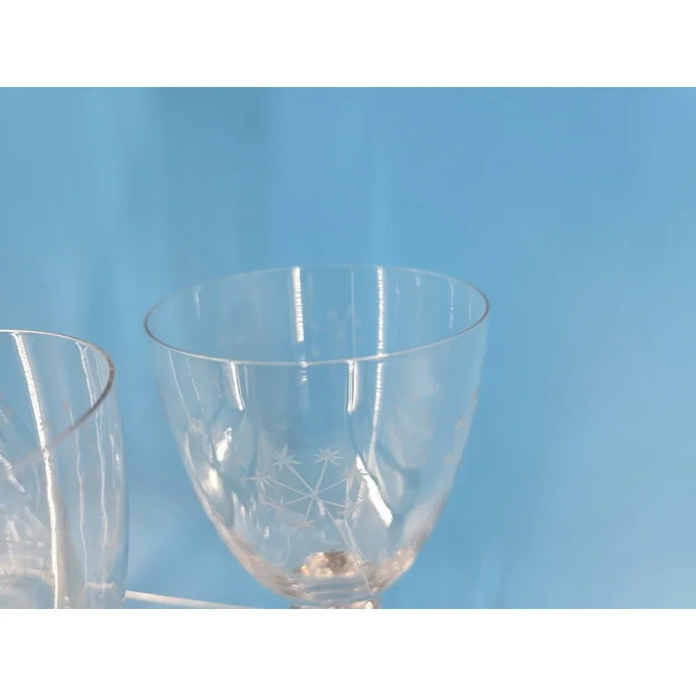 VTG Mid Century Glass Decanter w/2‎ Glasses - Fireworks Starburst Star Pattern